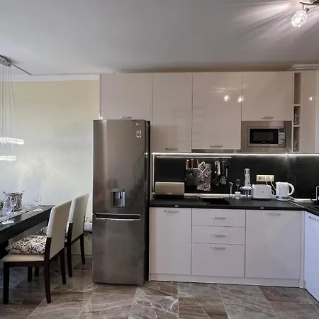 Bratanov Vip Zone Maisonettes 606 & 609 *