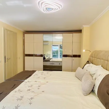 Bratanov Vip Zone Maisonettes 606 & 609 *