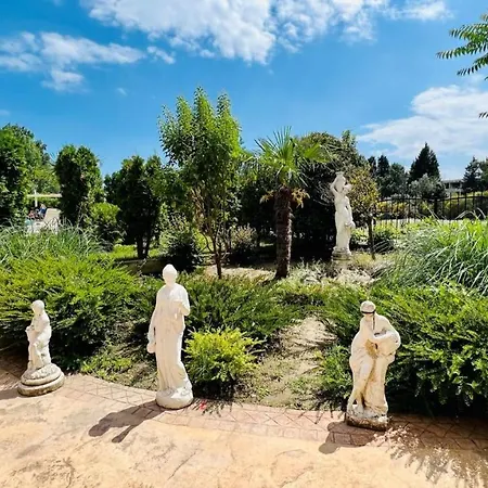 Апартаменты Bratanov Vip Zone Maisonettes 606 & 609 Солнечный берег