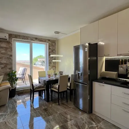 Bratanov Vip Zone Maisonettes 606 & 609 Солнечный берег