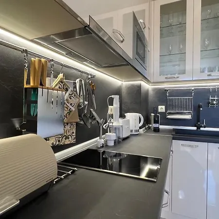 Апартаменты Bratanov Vip Zone Maisonettes 606 & 609