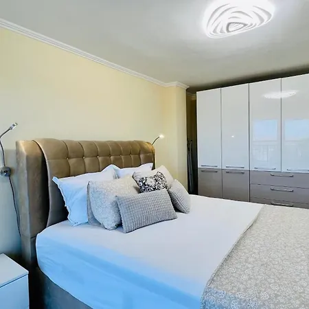 Апартаменты Bratanov Vip Zone Maisonettes 606 & 609