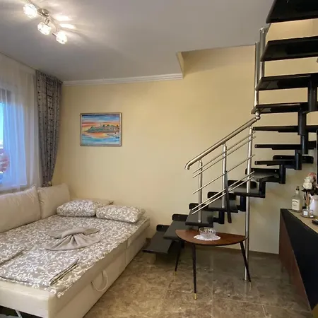 Bratanov Vip Zone Maisonettes 606 & 609 *