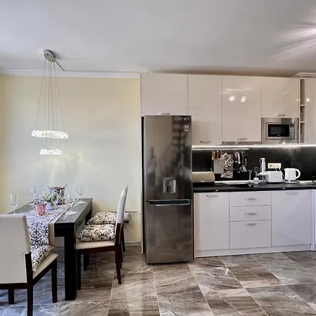 Апартаменти Bratanov Vip Zone Maisonettes 606 & 609 *