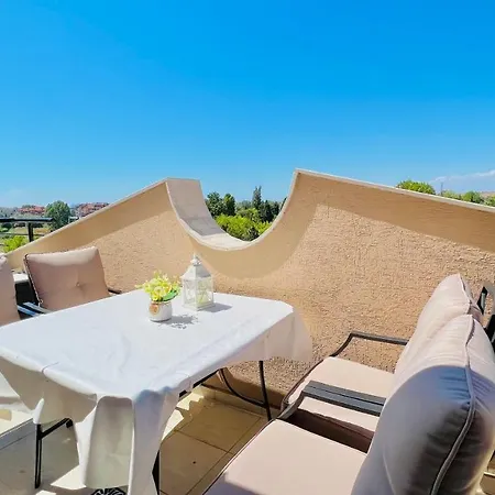 Апартаменти Bratanov Vip Zone Maisonettes 606 & 609 *