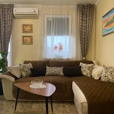 Bratanov Vip Zone Maisonettes 606 & 609 *