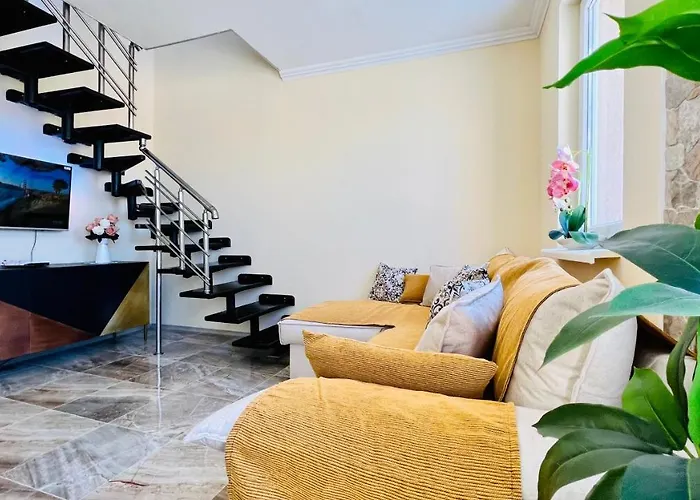 Bratanov Vip Zone Maisonettes 606 & 609 *